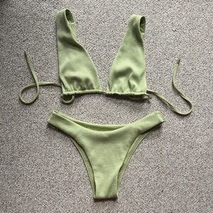 Monday swimwear bikini set